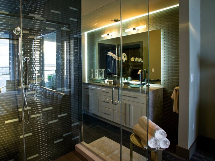 fliser grå bruser moderne badeværelse design belysning spejl