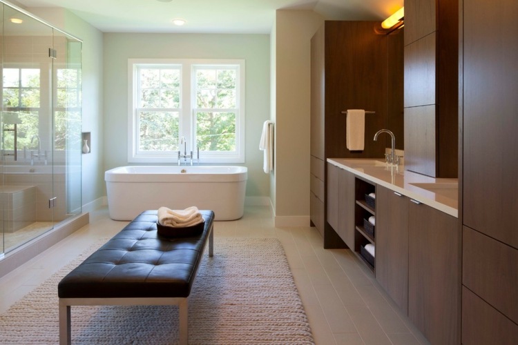 Træmøbler badeværelse ideer indretning fritstående badekar