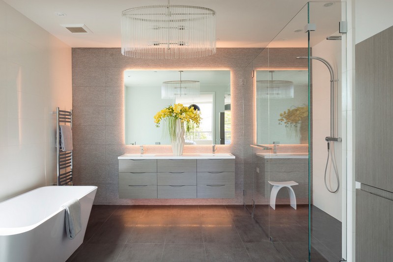 Badeværelse spejl-belysning-underskab-moderne-ideer