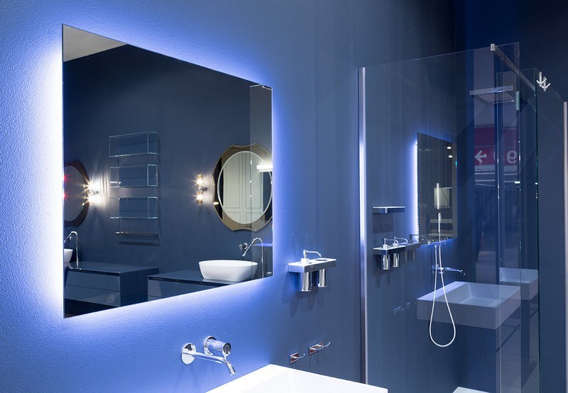 Badeværelse spejl belysning LED bruseniche idé