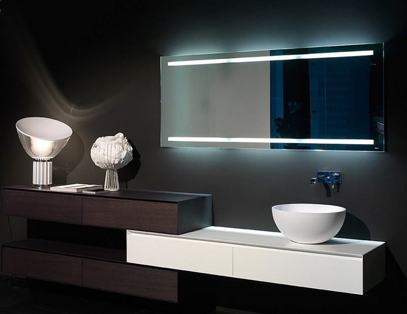 Badeværelse spejl-belysning-LED-top-bund-skab