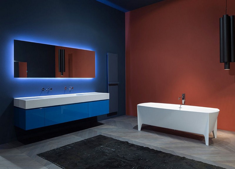 Badeværelse spejl-belysning-LED-håndvask-hvid-underskab-blå