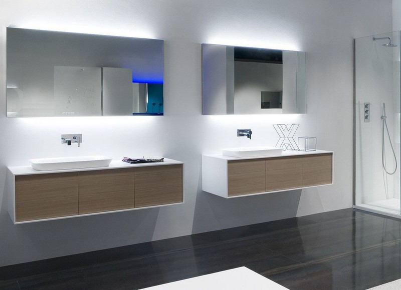 Badeværelse spejl-belysning-moderne-stilfuldt-skab-træ-fronter