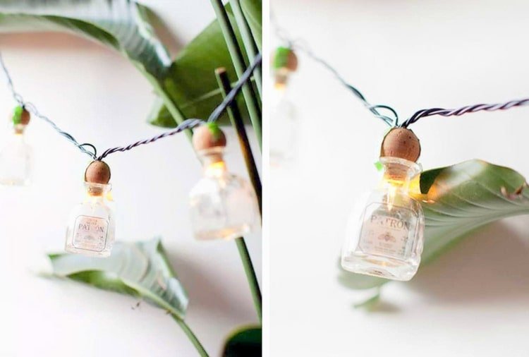 Lav selv romantiske altanpynt - kæde af lys med små flasker til belysning