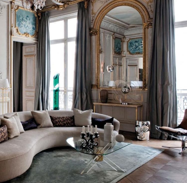 barok-møbler-moderne-pastelfarvet-spejl-guld-stuk-stue-landskab-parket-gulv