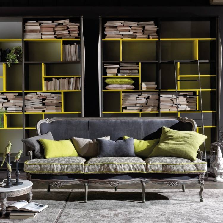 barok-møbler-moderne-sofa-grå-neon-grøn-akyente-biblioteksvæg
