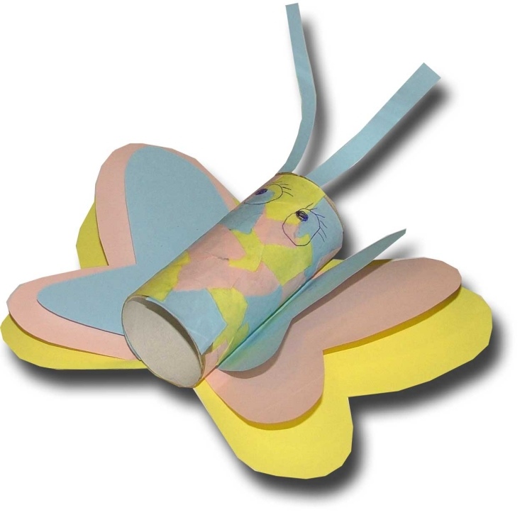 Håndværk med børn-påske-toiletrulle-papir-sommerfugl-pastelfarver
