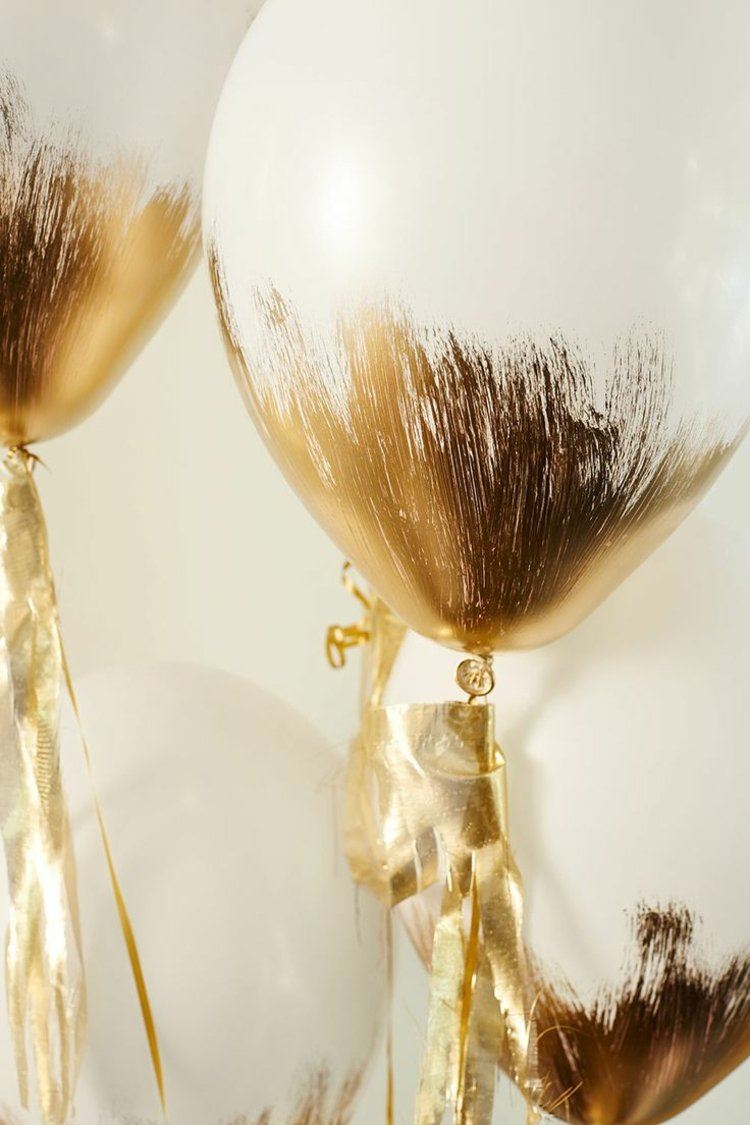tinker-balloner-guld-dekoration-gør-det-selv-maling-hvid