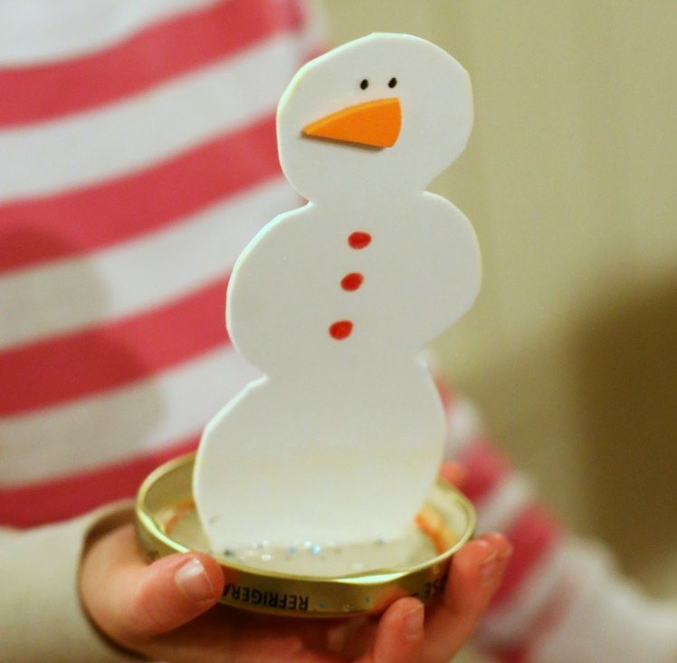Håndværk-skumgummi-børn-DIY-jul-snemand-hvid-idé