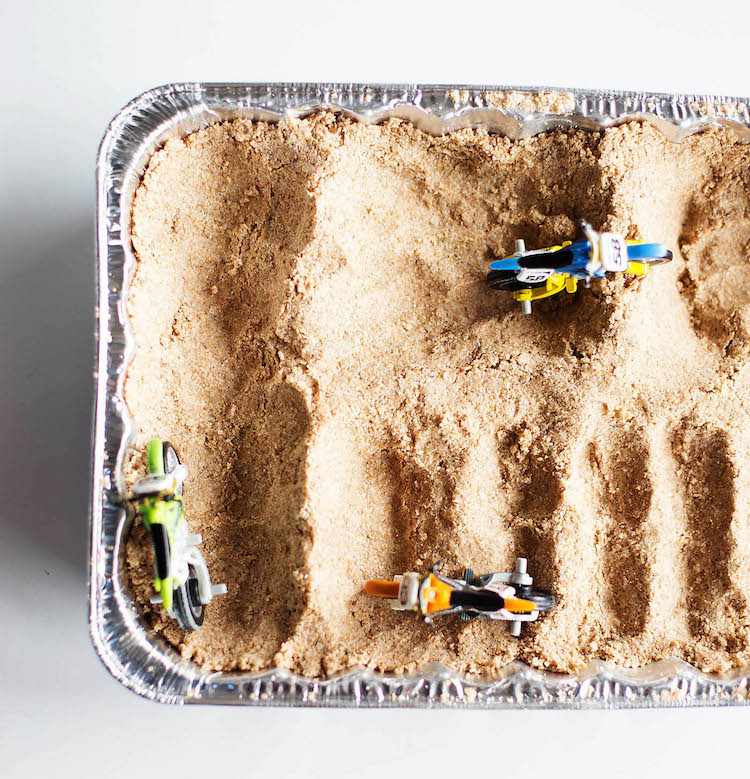 Håndværk med sand og pasta -børn-modellering-ler-børneleg