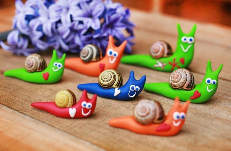 tinker med snegleskaller håndværk-ler-snegle-farverige-farver-børn