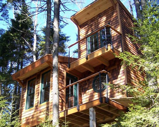 hus i skoven træhus udvendig beklædning facade design med træ