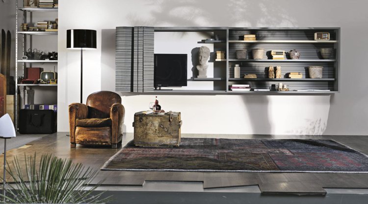 bogreol-design-stue-grå-gardin-udtrækkelig-moderne