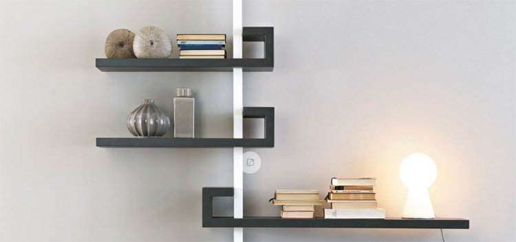 bogreol-design-væg-hylde-monokrom-minimalistisk-grå-hvid