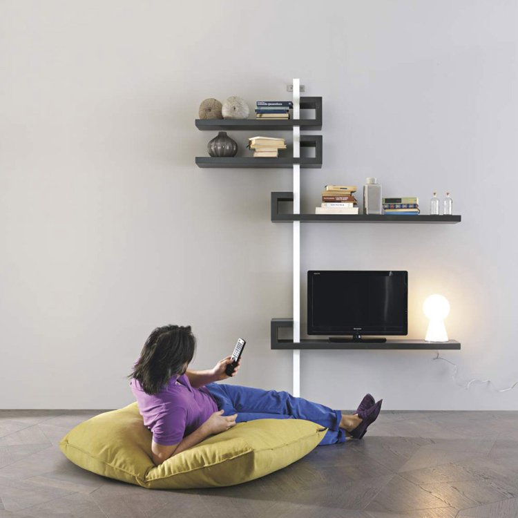 bogreol-design-stue-stue-væg-hylde-minimalistisk-grå-hvid-moderne