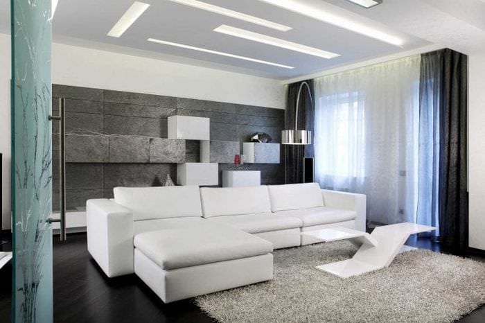 világos fehér bútorok a folyosó kialakításában
