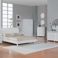 világos fehér bútorok a nappali kép kialakításában