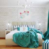 جدران بيضاء في تصميم غرفة المعيشة بأسلوب بساطتها الصورة