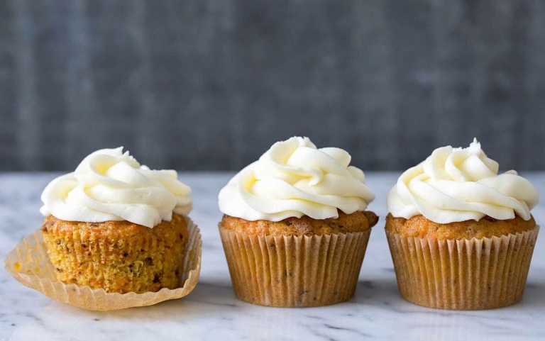Bee sting muffins Cupcakes Vanilla frosting simpelthen lavt kalorieindhold low-carb muffins