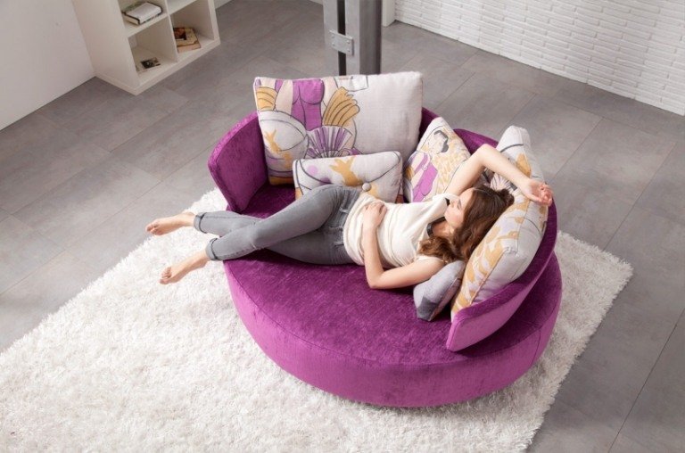 Stor-sofa-lilla-moderne-form-idé-MyCuore