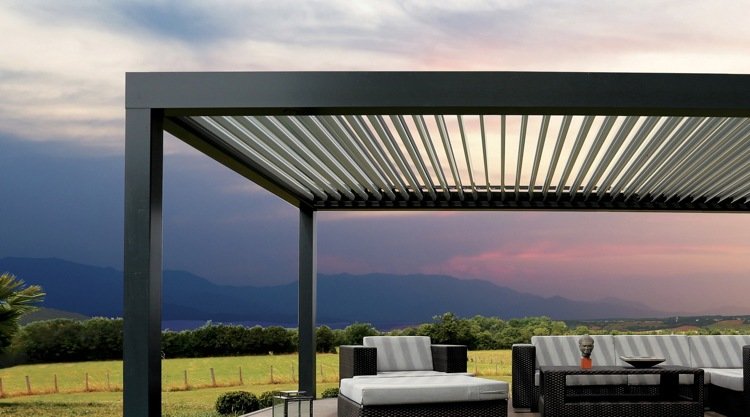 bioklimatisk-pergola-terrasse-tagdækning-aluminium-moderne-terrasse-udendørs