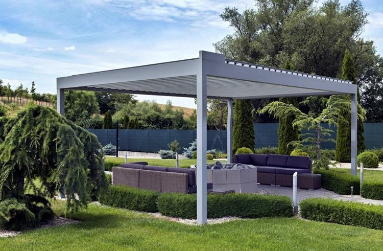 bioklimatisk-pergola-græsplæne-have-pavillon-aluminium-stål-konstruktion