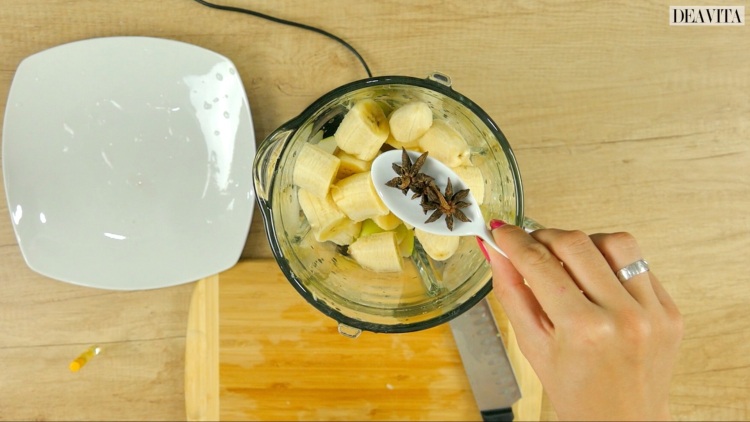 Tilsæt krydderier til pære- og banansmoothien