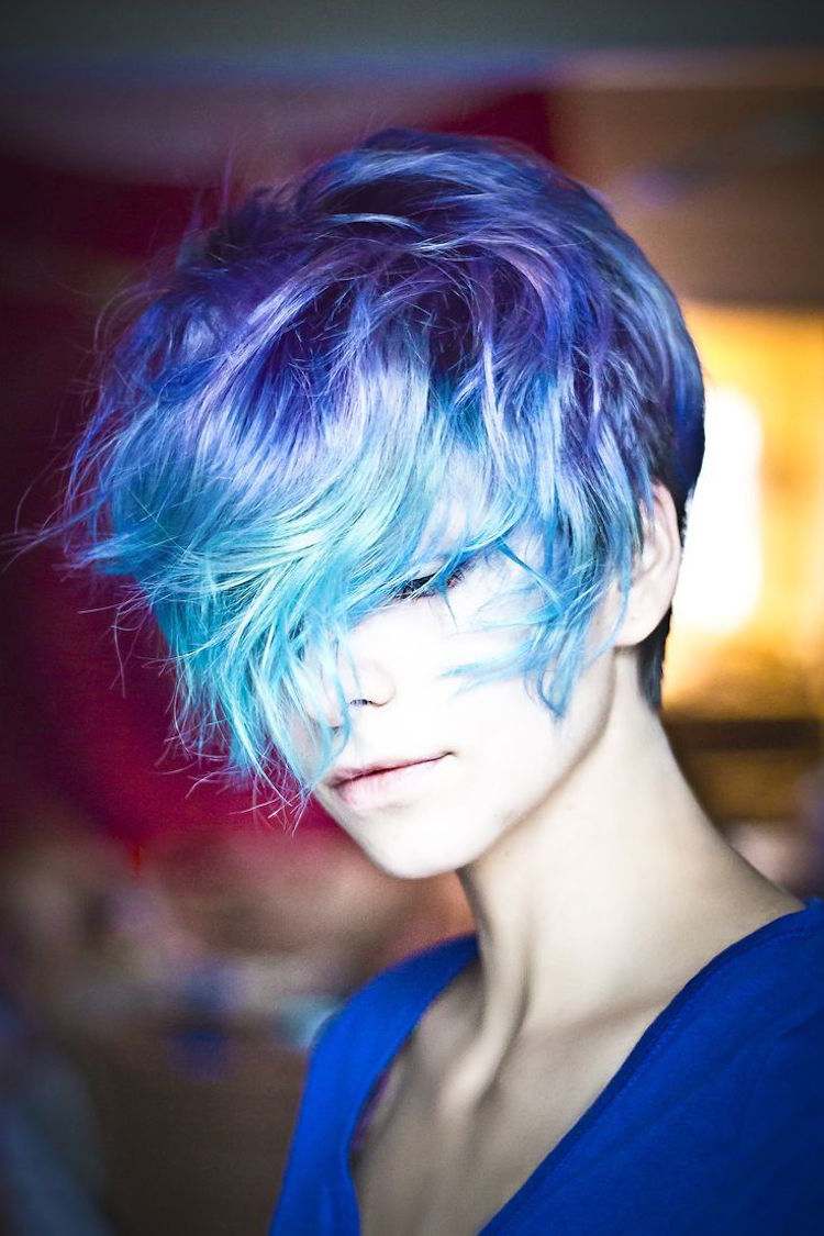 blåt hår ocean hårfarver trend kort haircut