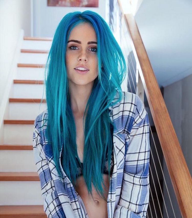 blåt hår ocean hårfarver trend lang turkis