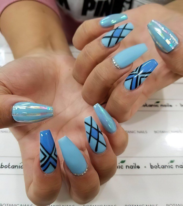 Pearl Nails søm trend blå negle ideer lange gel negle