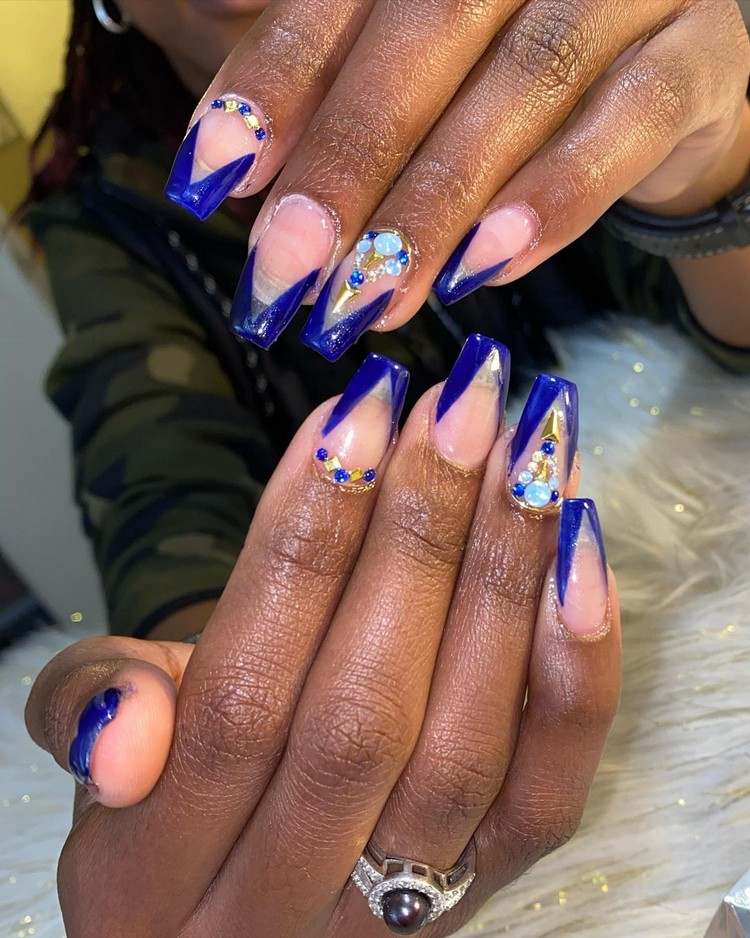 Classic Blue Nail Design French Nails Idéer Pearl Nails Trend