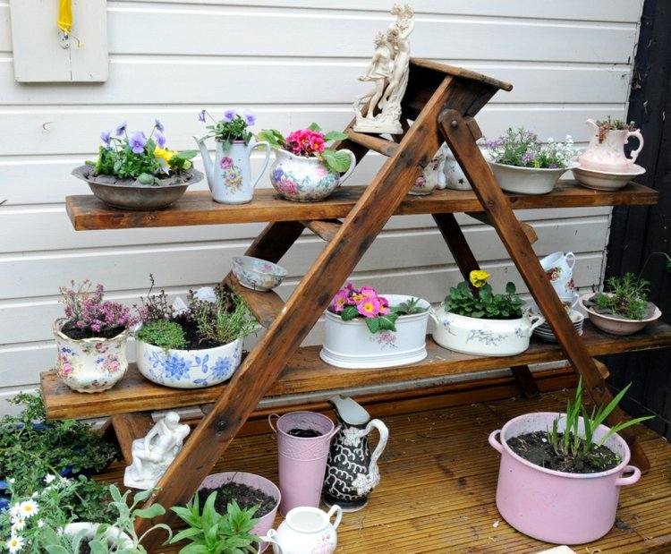 Blomsterstativ-byg-selv-blomster-stige-altan-hylde-træ-naturligt-DIY-urtepotter-planter