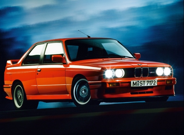 BMW-M3-E30-orange-sidelys