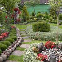 Květinové záhony a záhony v designu malé zahrady
