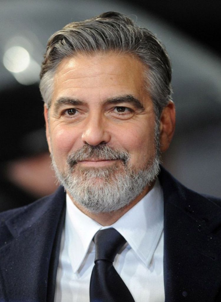 korte frisurer til ældre mænd fuldskæg hvidning grå hår gråning george clooney