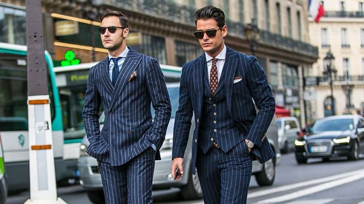 business frisurer til mænd stribet jakkesæt slips skjorte til two street