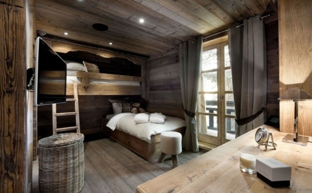 Hotel Alpen rustikke møbler ubehandlet træbørneværelse