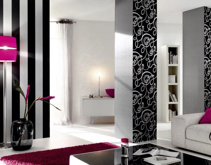 schwarze Tapete im neobarocken Schlafzimmerdesign