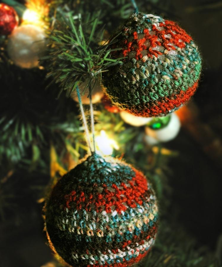juletræ smykker strikke traditionelle farver fe lys