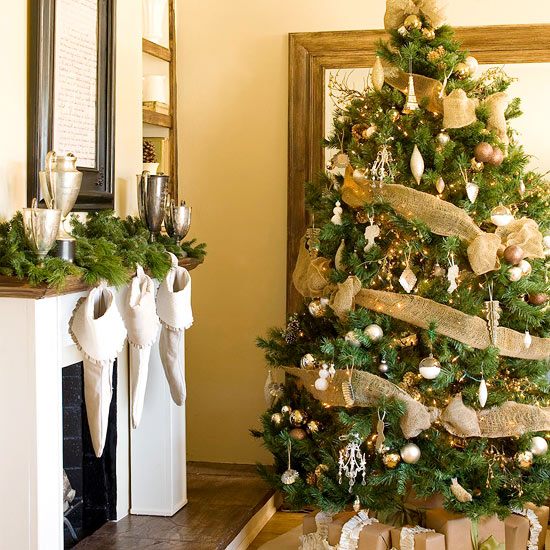 Tinker juletræ dekoration ideer-stof organza-julestøvler pejs-komfur