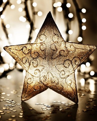 juletræ-dekorationer-gylden-stjerne