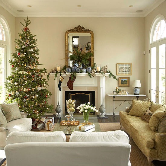 hyggelig-stue-juletræ-dekorationer
