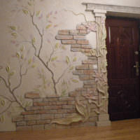 עיטור קירות המסדרון עם דפוס טיח נפחי