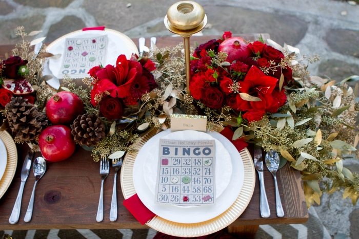 tranebær-rød-bord-dekoration-efterår-bryllup-kombination-med-guld