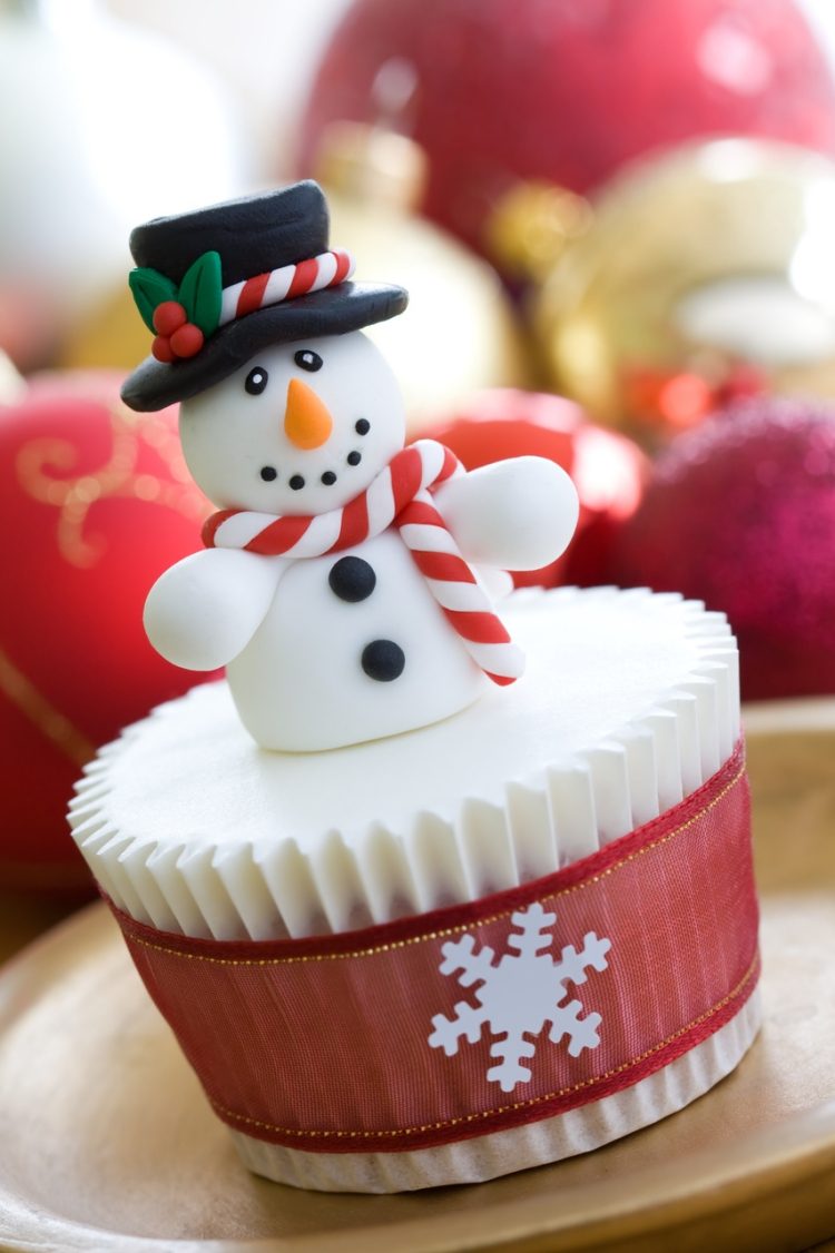 cupcakes til juleideer snemand fondant figur
