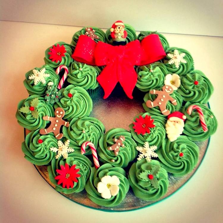 cupcakes til juleideer-grøn-glasur-julekrans