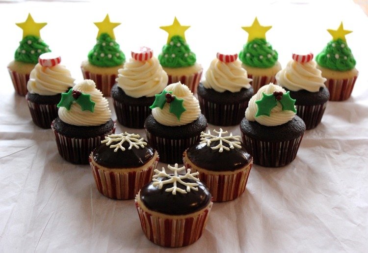 cupcakes-jul-ideer-fondant-pebermynter-stjerner