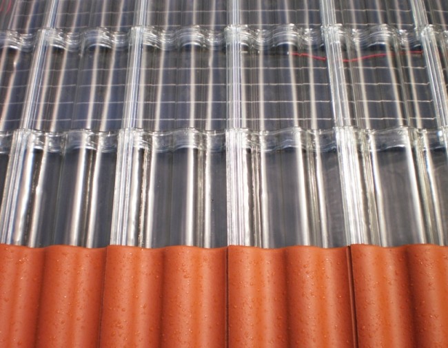 SolTech solcelleanlæg tagsten udført i glas-tagsten-krystallinske solceller
