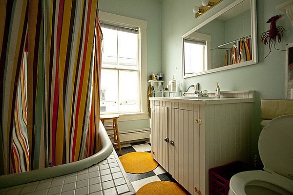 Badeværelse-opdatering-møblere-skridsikre-tæpper-gulvmåtter
