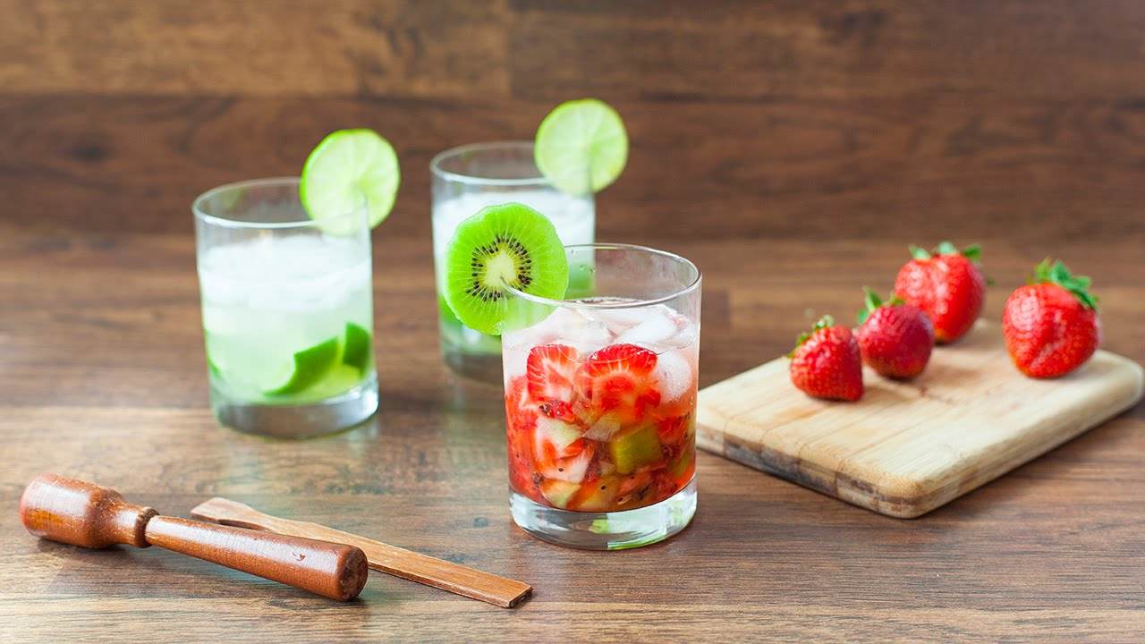 Jordbær Caipirinha Opskrift Kiwi Brasilien Lav sommercocktails selv